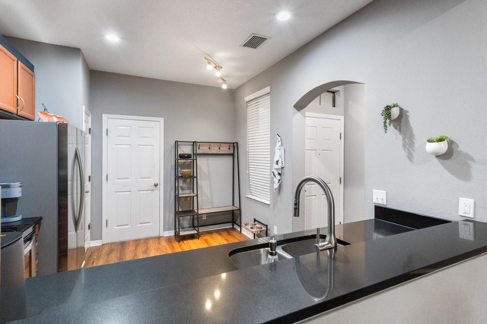 BAY ISLES TWNHMS - Residential