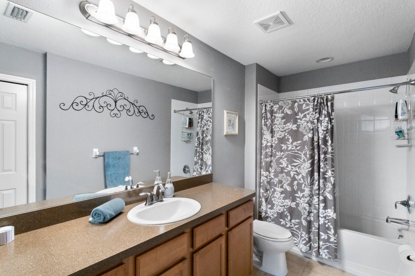 BAY ISLES TWNHMS - Residential