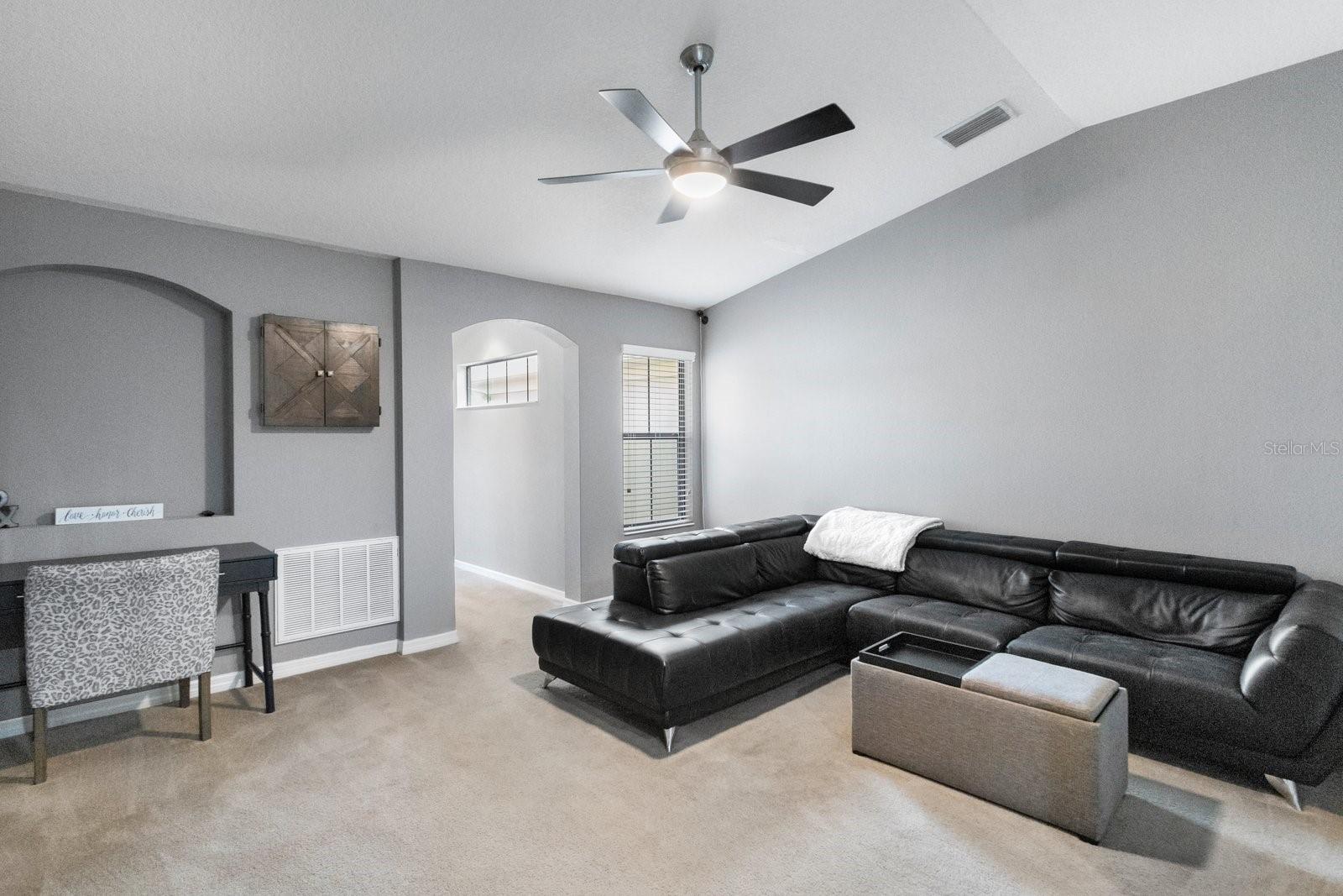 BAY ISLES TWNHMS - Residential