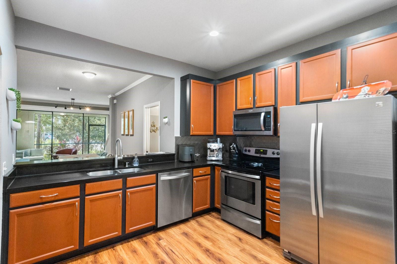 BAY ISLES TWNHMS - Residential