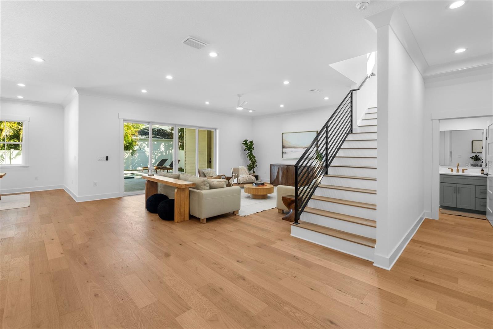 3904 GREENWOOD DRIVE