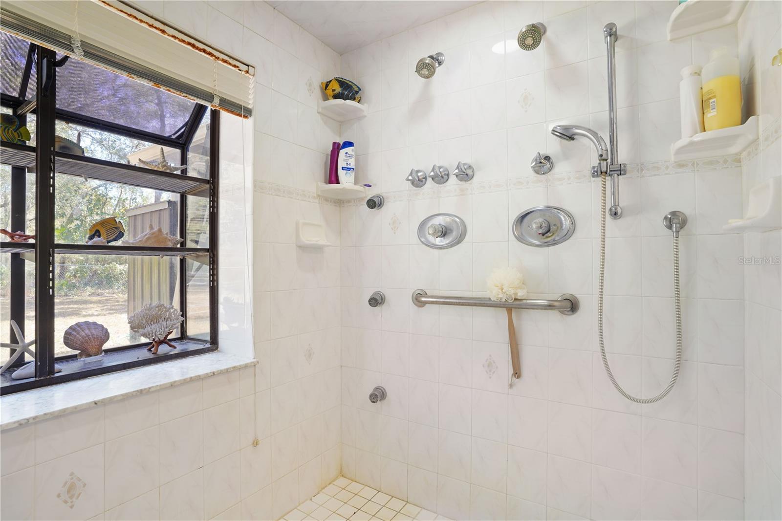 MOSS BLUFF RIDGE - Residential