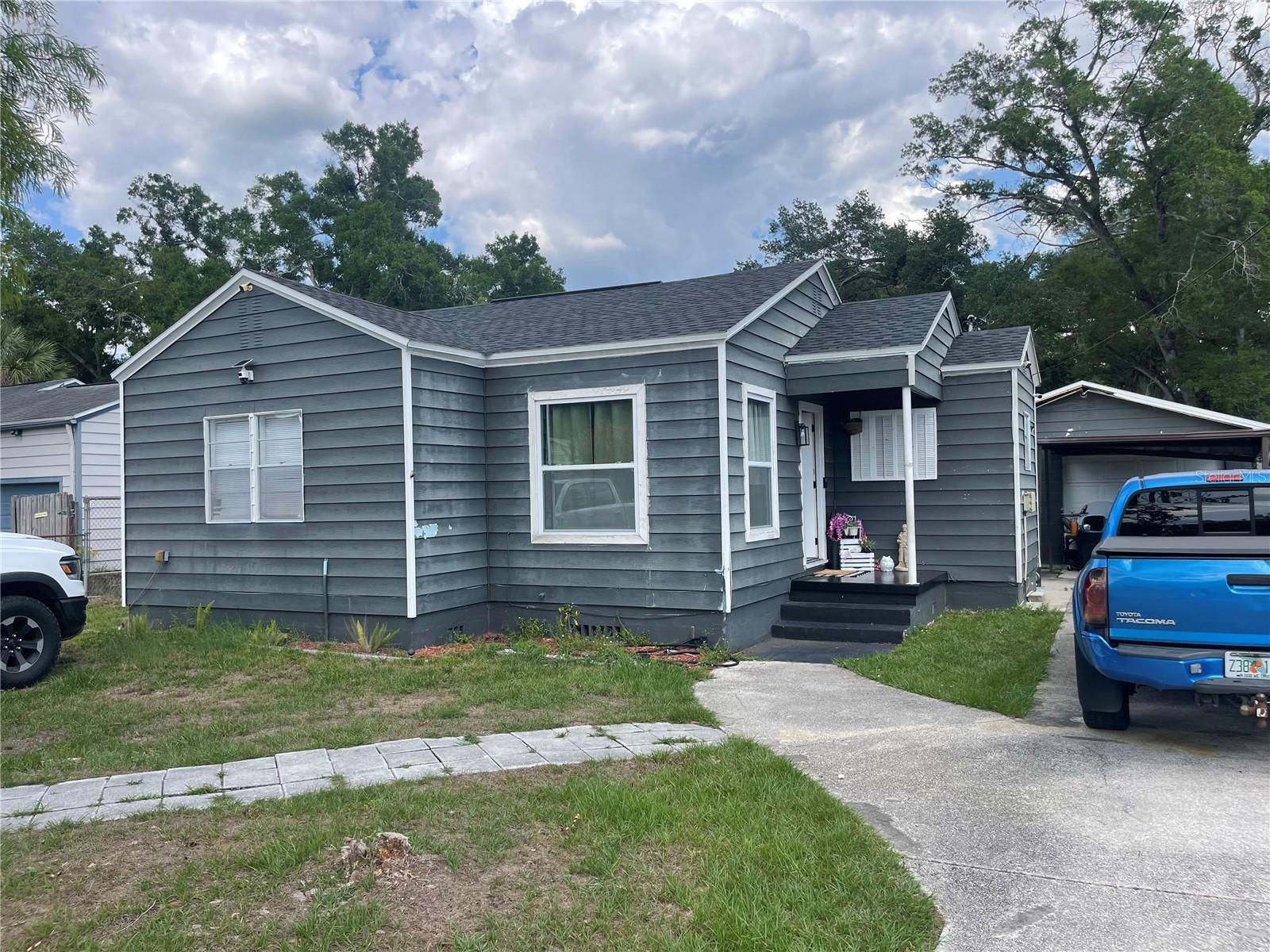 ROSLYN HOMES - Residential