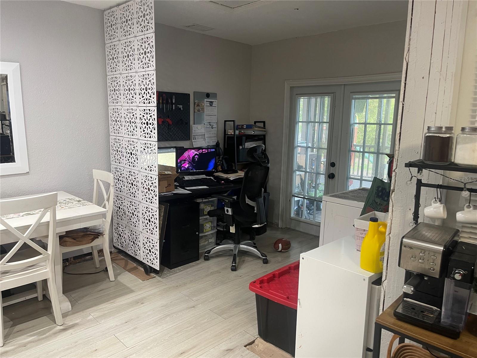ROSLYN HOMES - Residential