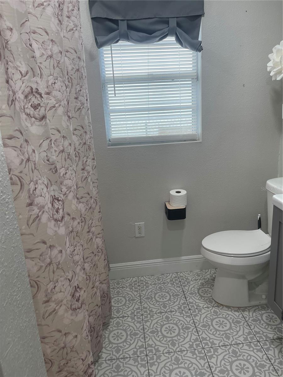 ROSLYN HOMES - Residential