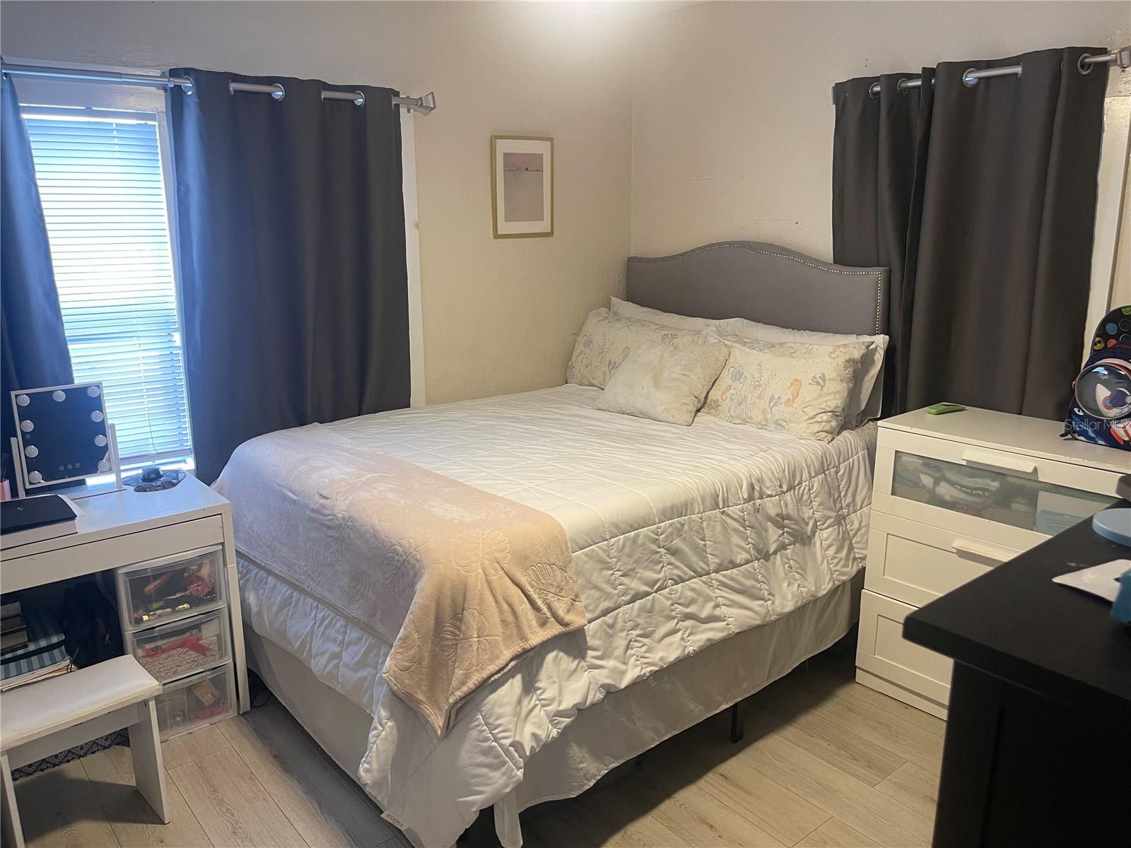 ROSLYN HOMES - Residential