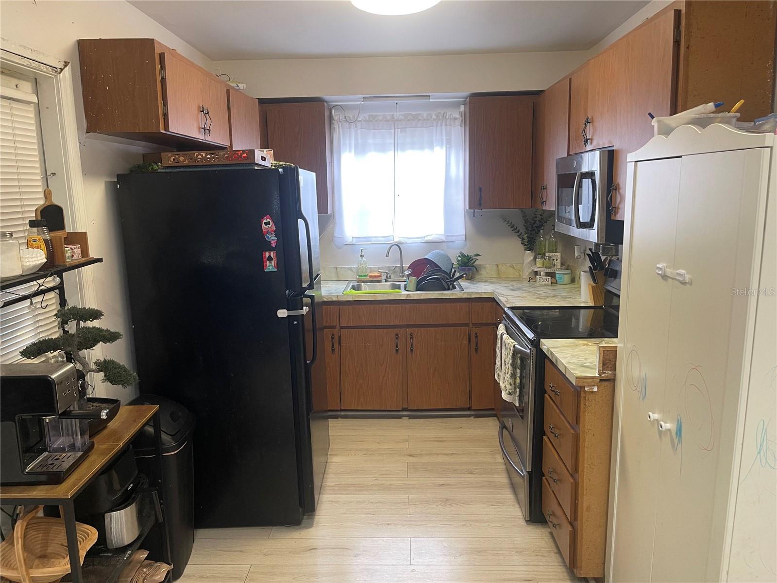 ROSLYN HOMES - Residential