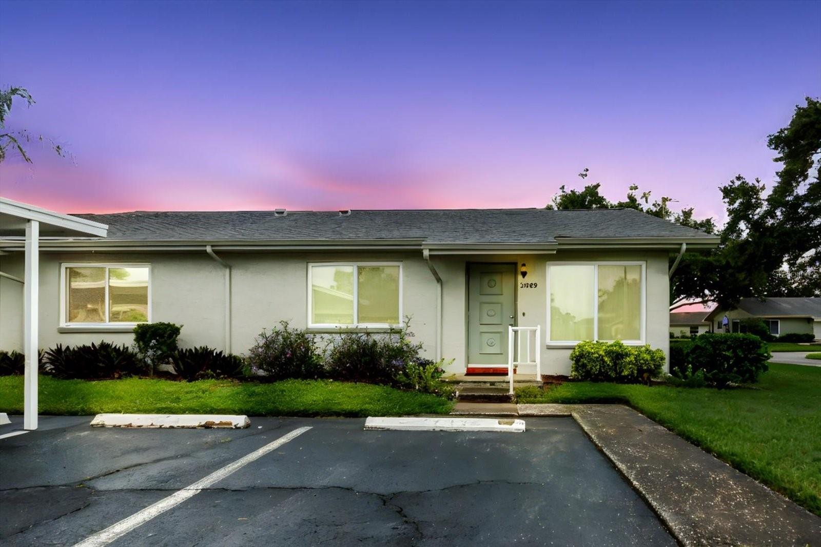 Welcome to this beautifully maintained 1-bedroom, 1.5-bath condo offering 800 square feet of bright, comfortable living space. Featuring laminate flooring throughout the living room, dining room, Florida room, and bedroom, along with clean ceramic tile in the wet areas, this home blends warmth and functionality. The interior has been freshly painted, giving it a clean and updated feel, and the indoor utility room adds everyday convenience.
Located in the gated Kings Point community of Sun City Center, this home is part of one of Florida’s most affordable and active 55+ communities, offering a vibrant lifestyle with clubs, events, and amenities tailored to active adults. The central location provides easy access to Gulf beaches, top medical facilities, shopping, dining, transportation, and major airports.
Some furniture is included with the home a full list will be provided. Schedule your private showing today