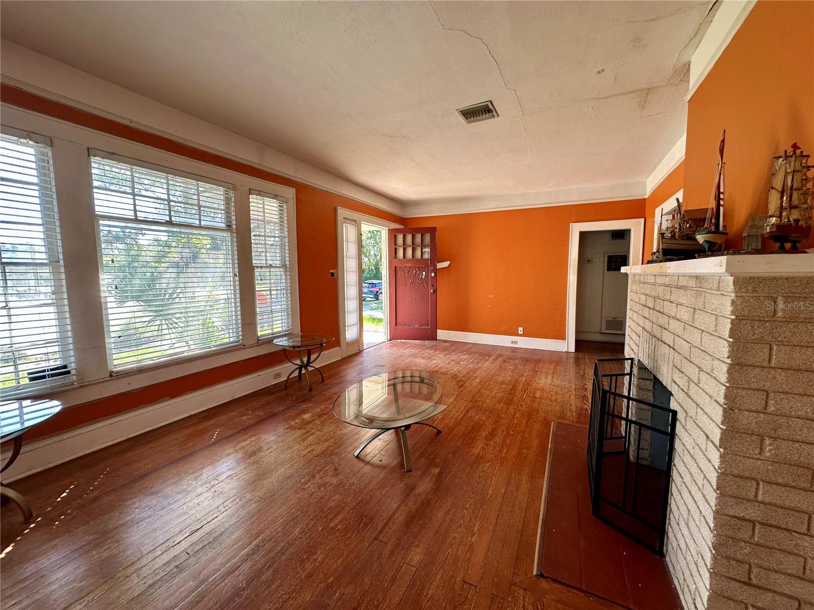 LEESBURG HANSONS SUB - Residential