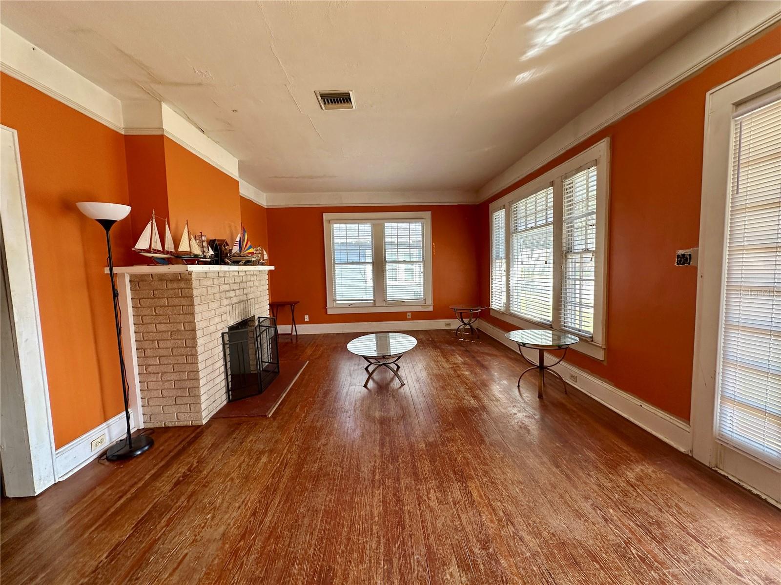 LEESBURG HANSONS SUB - Residential