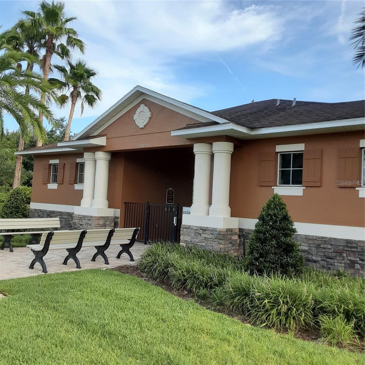 SAVANNAH LNDGS - Residential