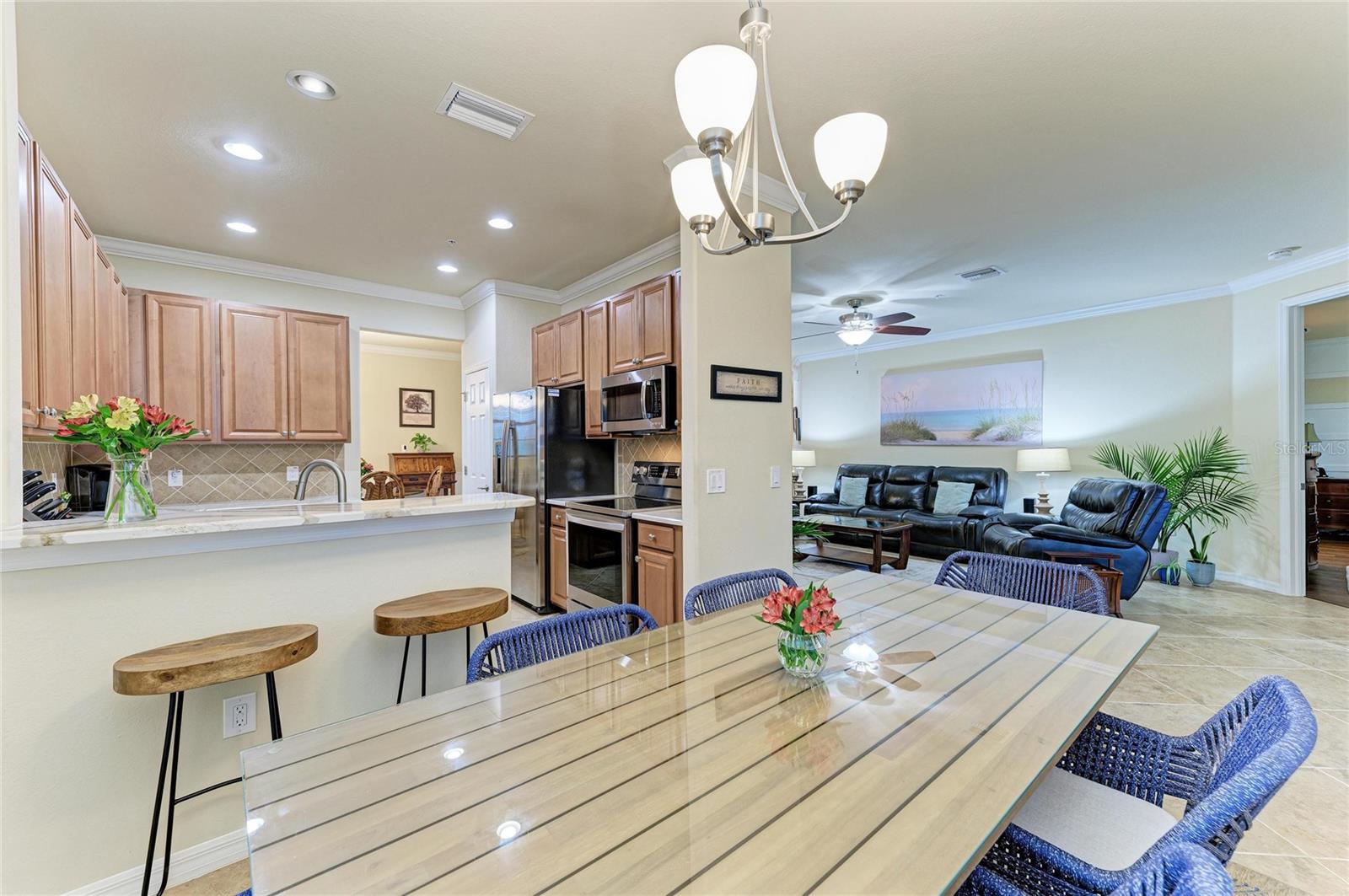 COACH HOMES 1 AT GRAN PARADISO - Residential