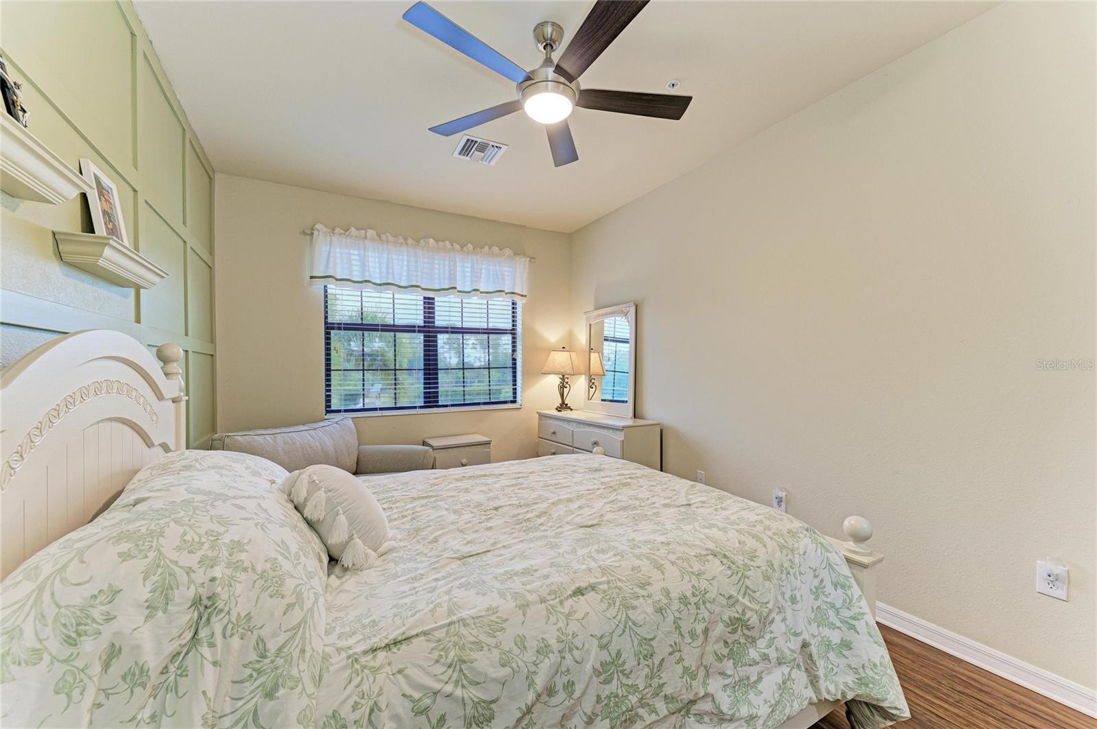 COACH HOMES 1 AT GRAN PARADISO - Residential