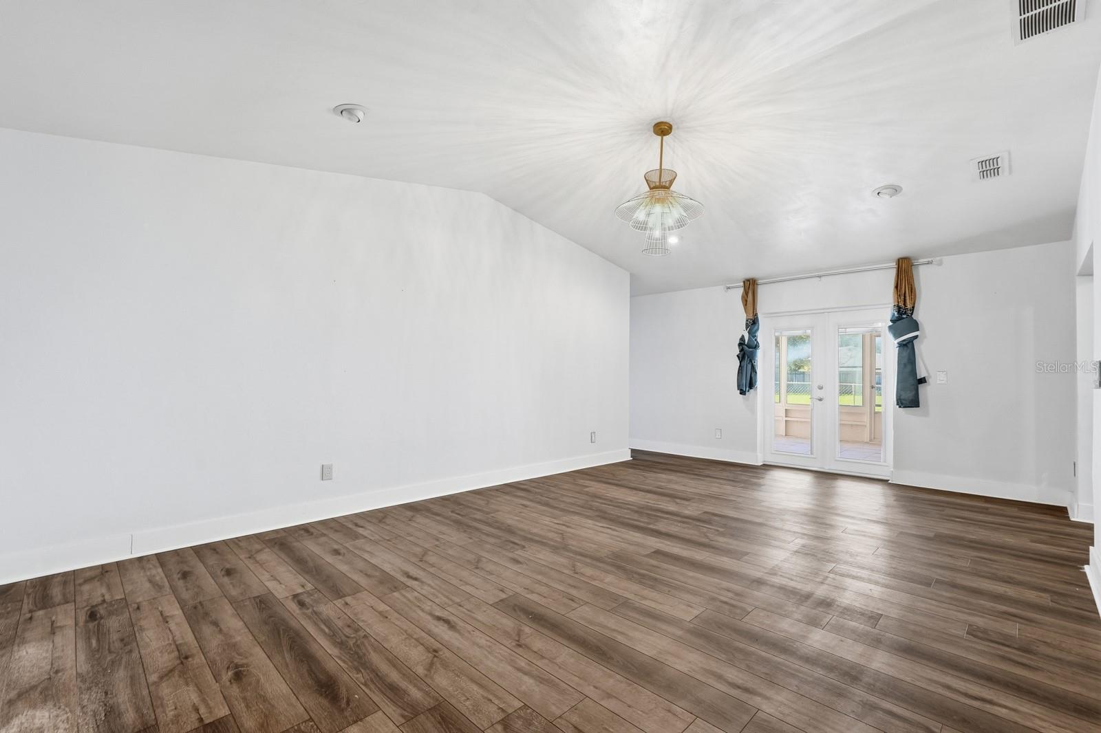 CEDAR POINT - Residential