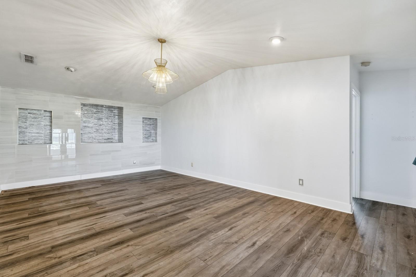 CEDAR POINT - Residential