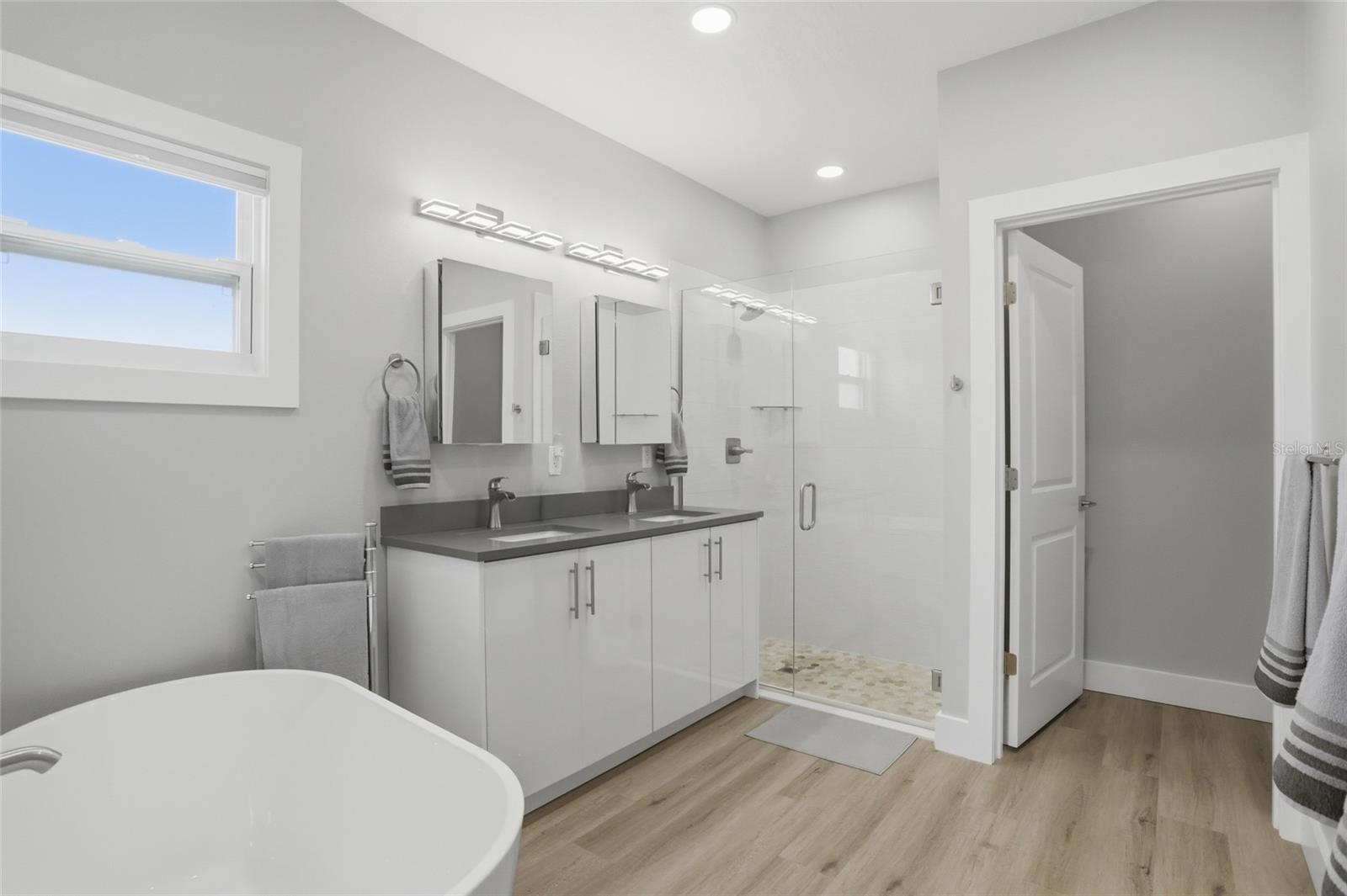 HOLLY HILL GROVE & FRUIT CO - Residential