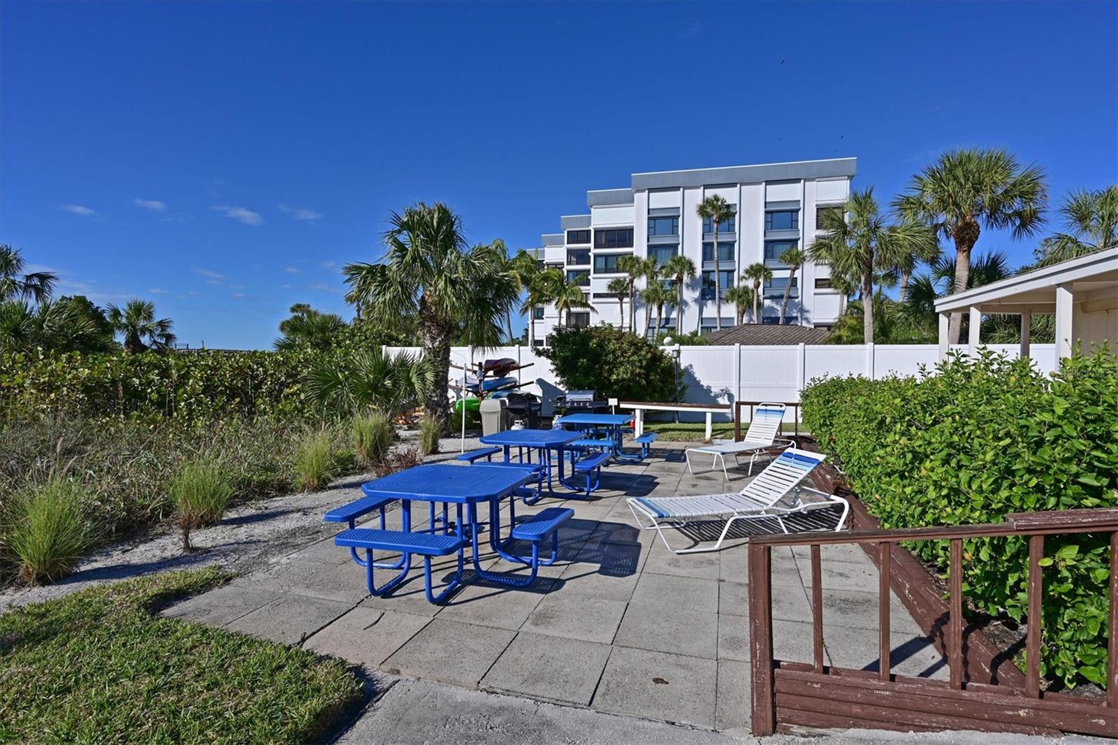BAY TREE CLUB - Residential Lease