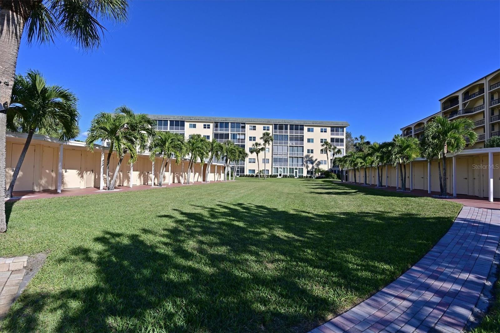 BAY TREE CLUB - Residential Lease