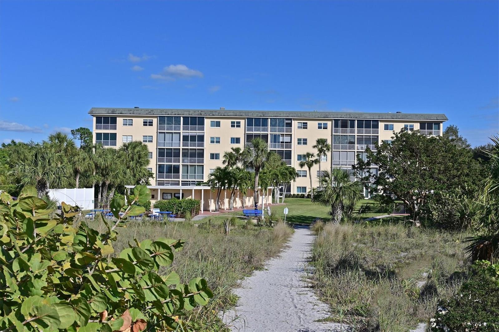BAY TREE CLUB - Residential Lease