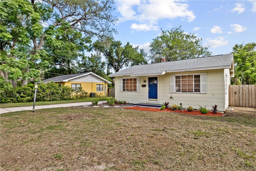 Photo of 1418 E Powhatan Avenue, Tampa, FL 33604 (MLS # TB8518000)