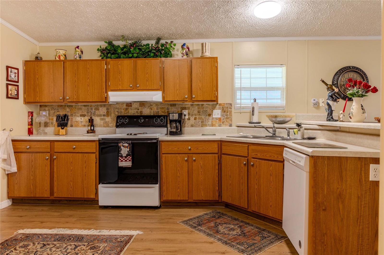 MAPLE LEAF ESTATES - Residential