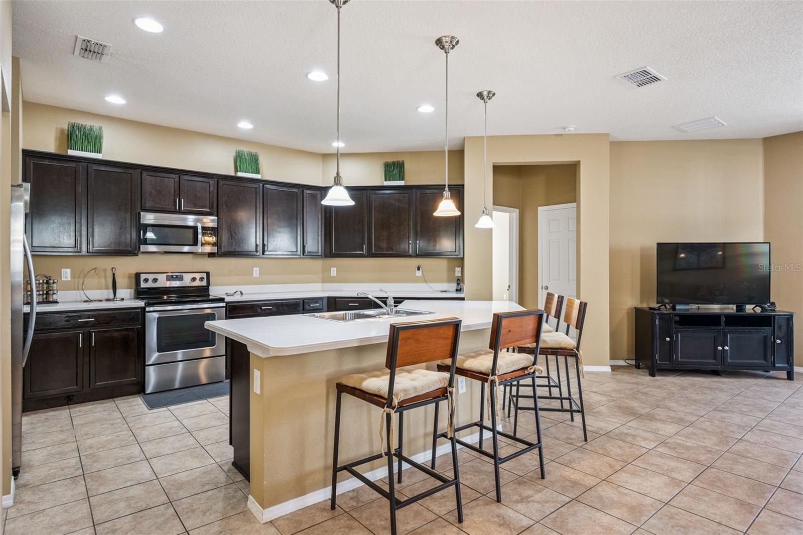 CRYSTAL COVE RESORT - Residential