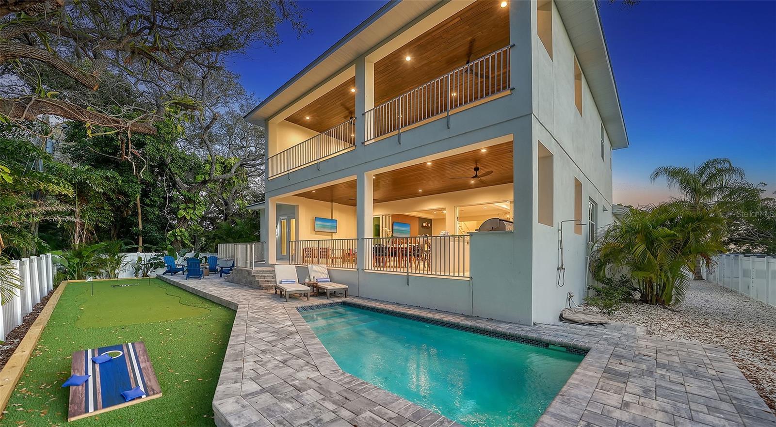 1537 SIESTA DRIVE