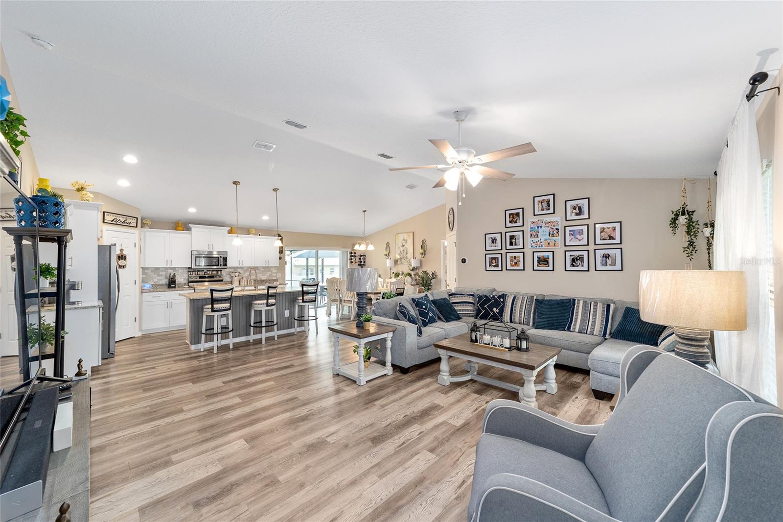 SILVER SPGS SHORES UN 18 - Residential