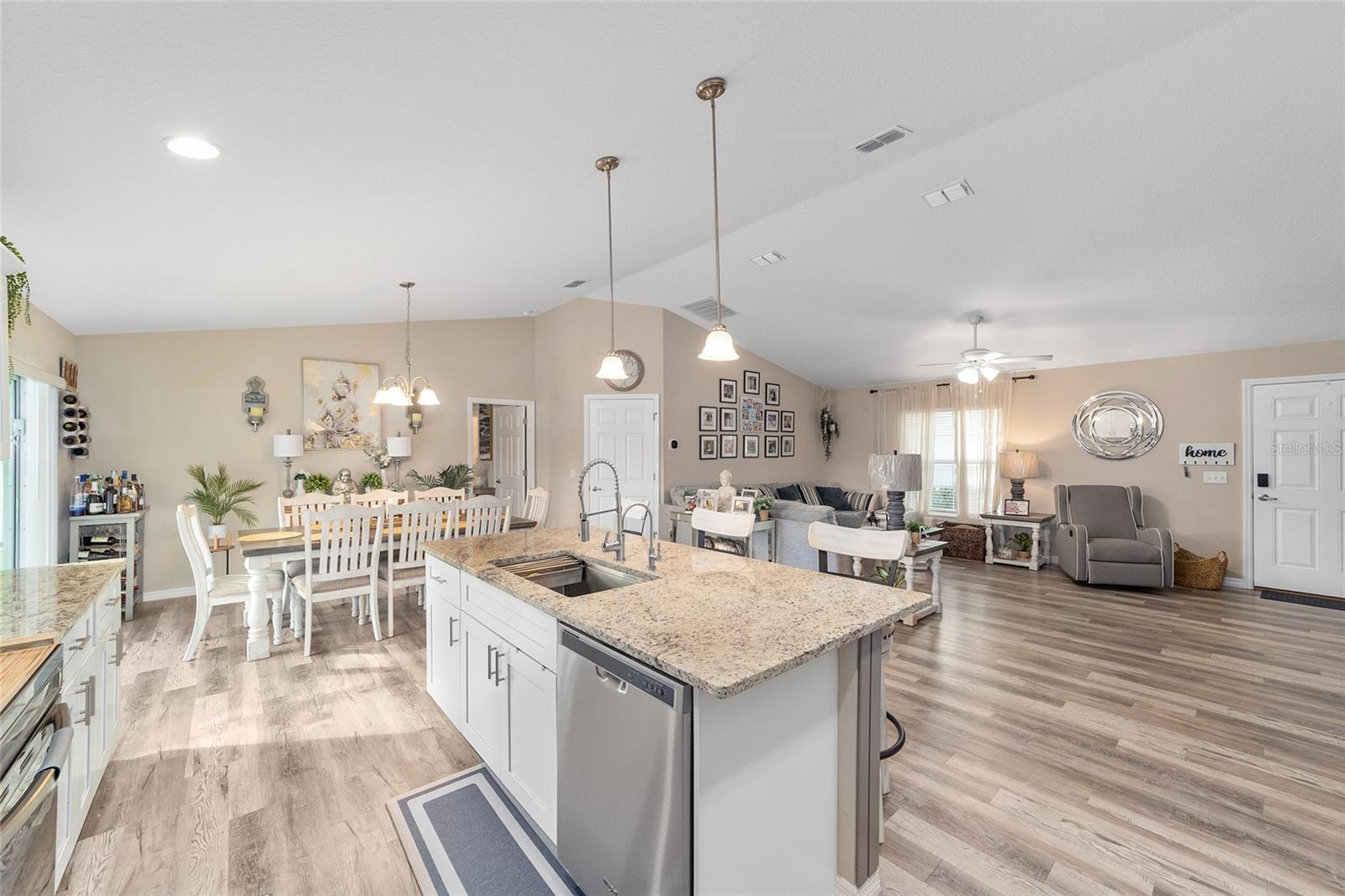 SILVER SPGS SHORES UN 18 - Residential