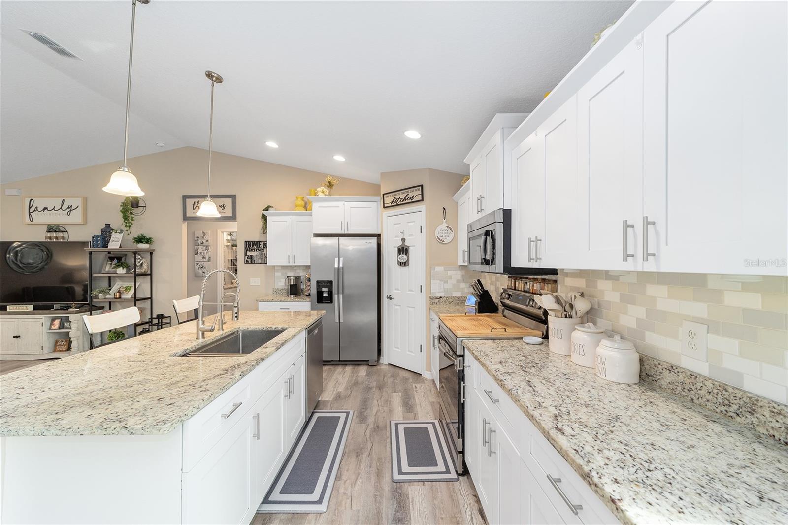 SILVER SPGS SHORES UN 18 - Residential