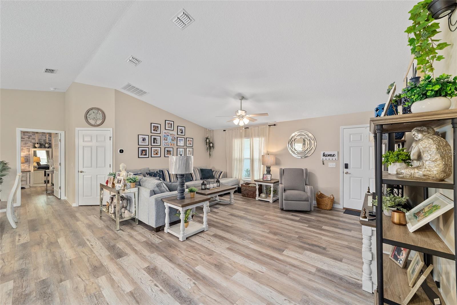 SILVER SPGS SHORES UN 18 - Residential