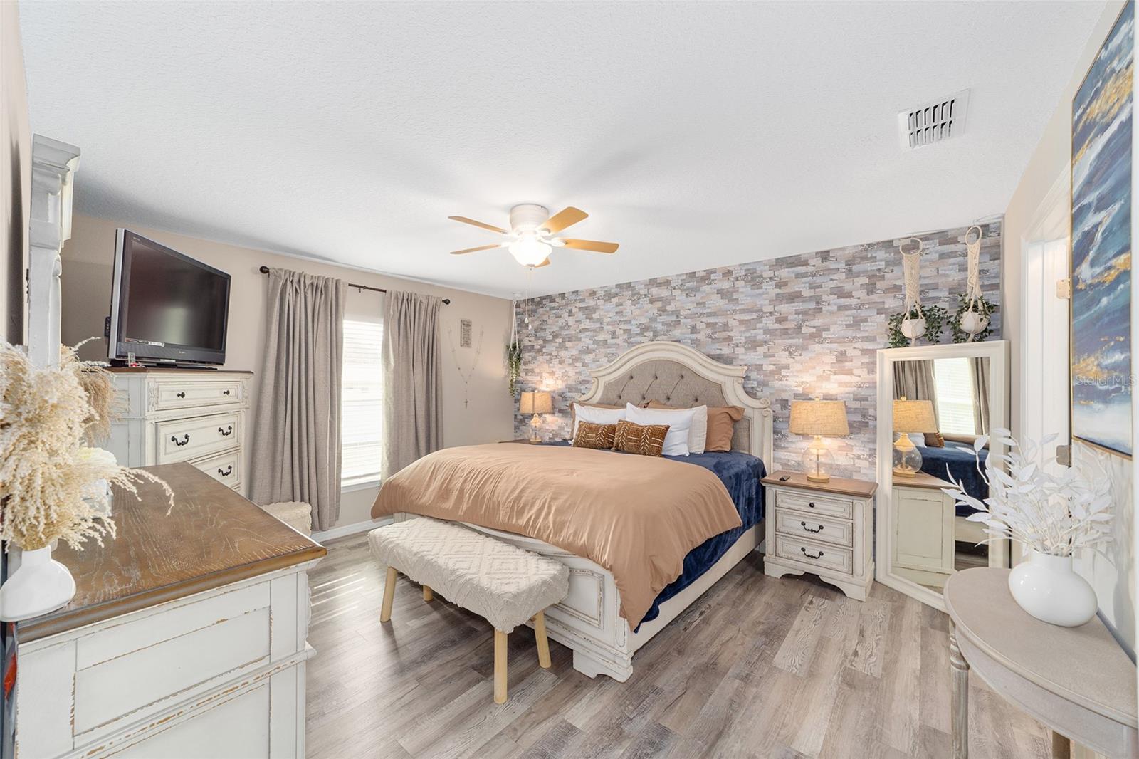 SILVER SPGS SHORES UN 18 - Residential