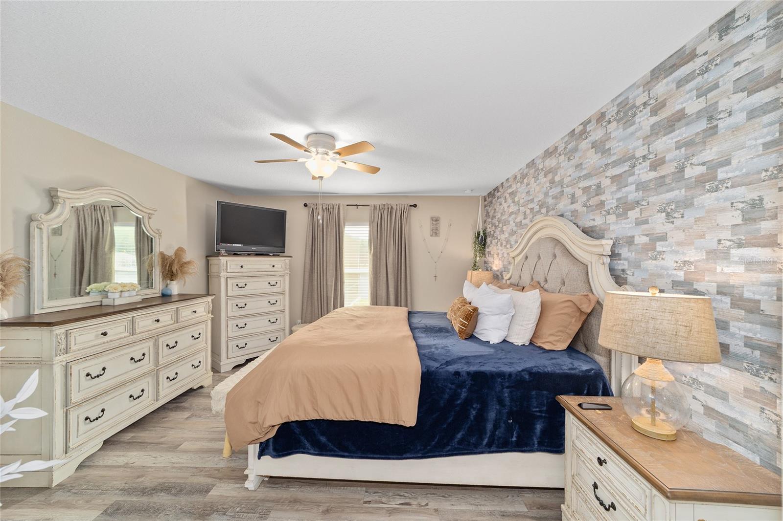 SILVER SPGS SHORES UN 18 - Residential