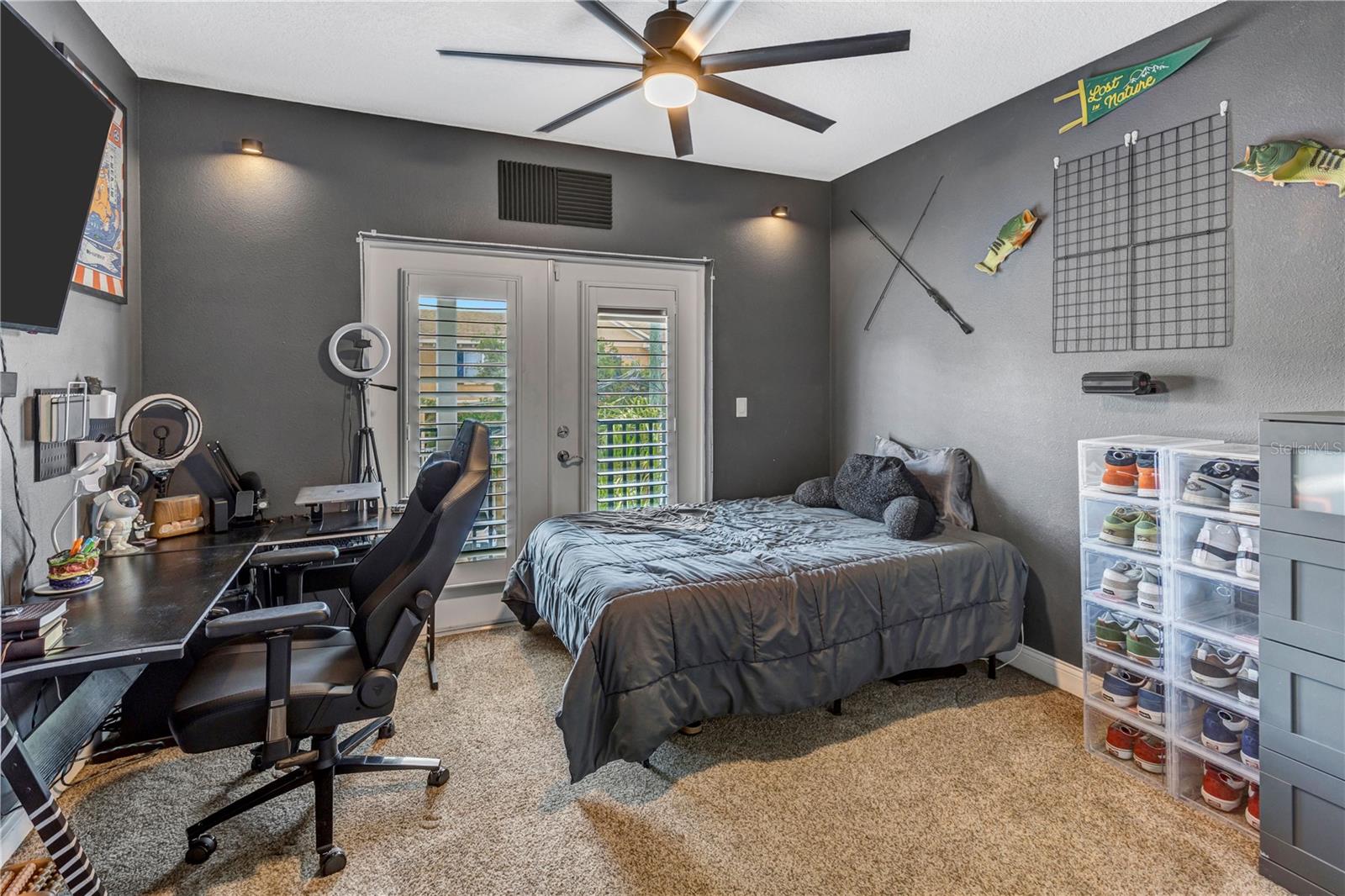 RATTLESNAKE POINTE - Residential