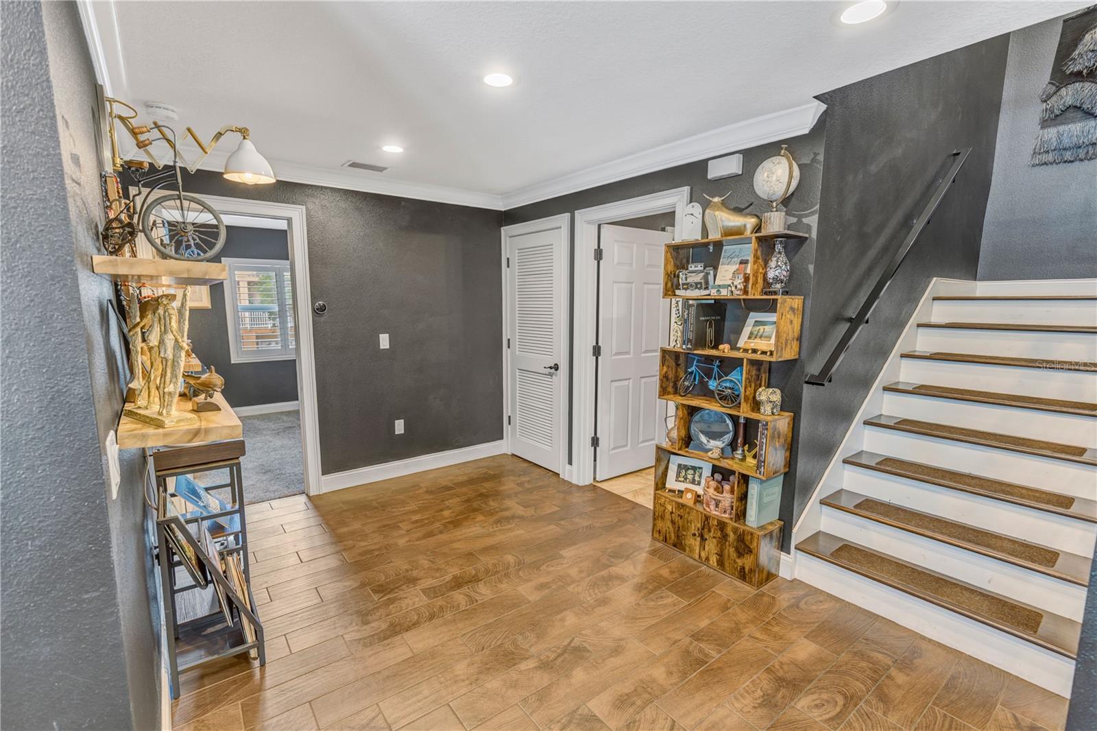 RATTLESNAKE POINTE - Residential