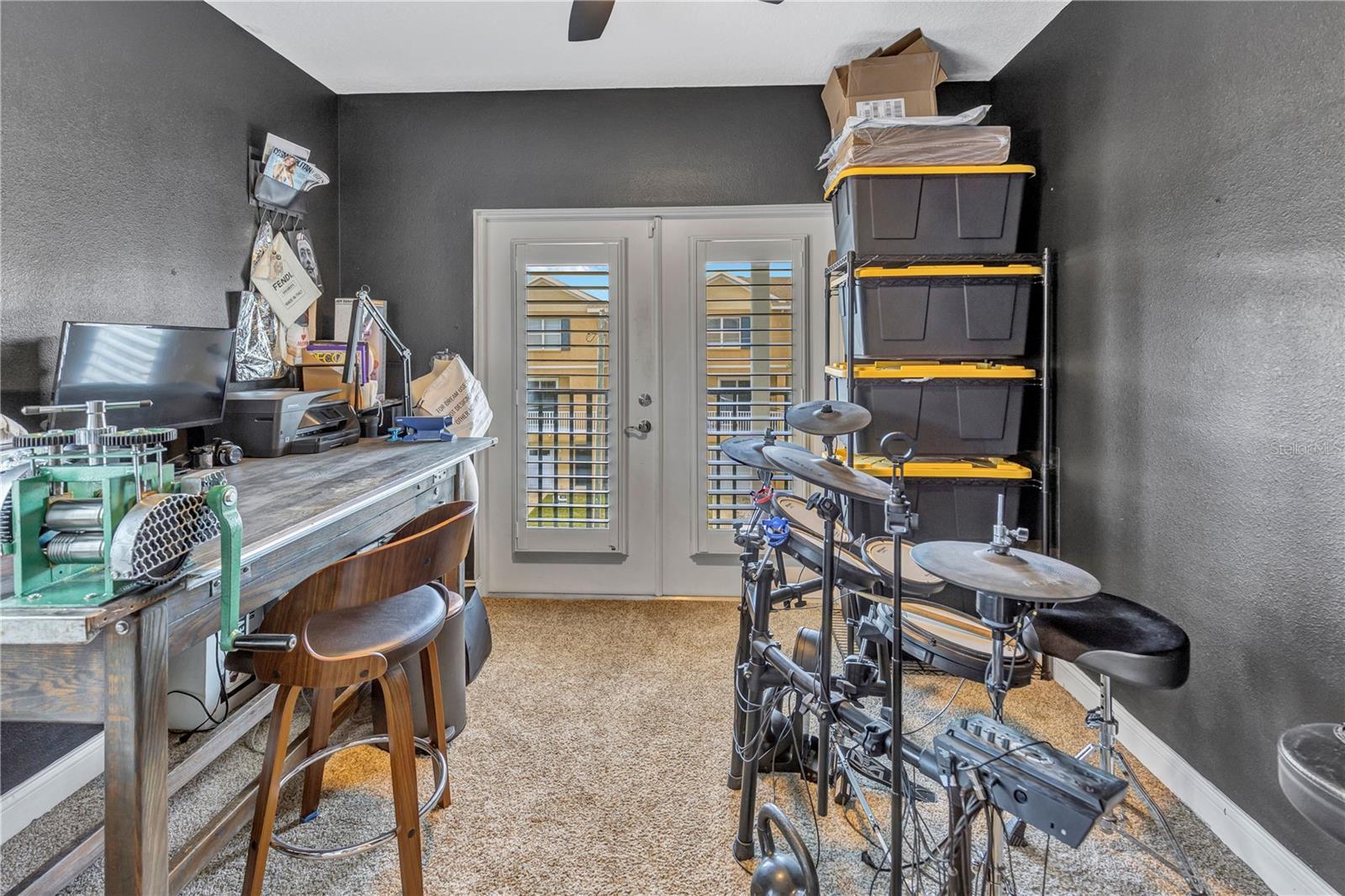 RATTLESNAKE POINTE - Residential