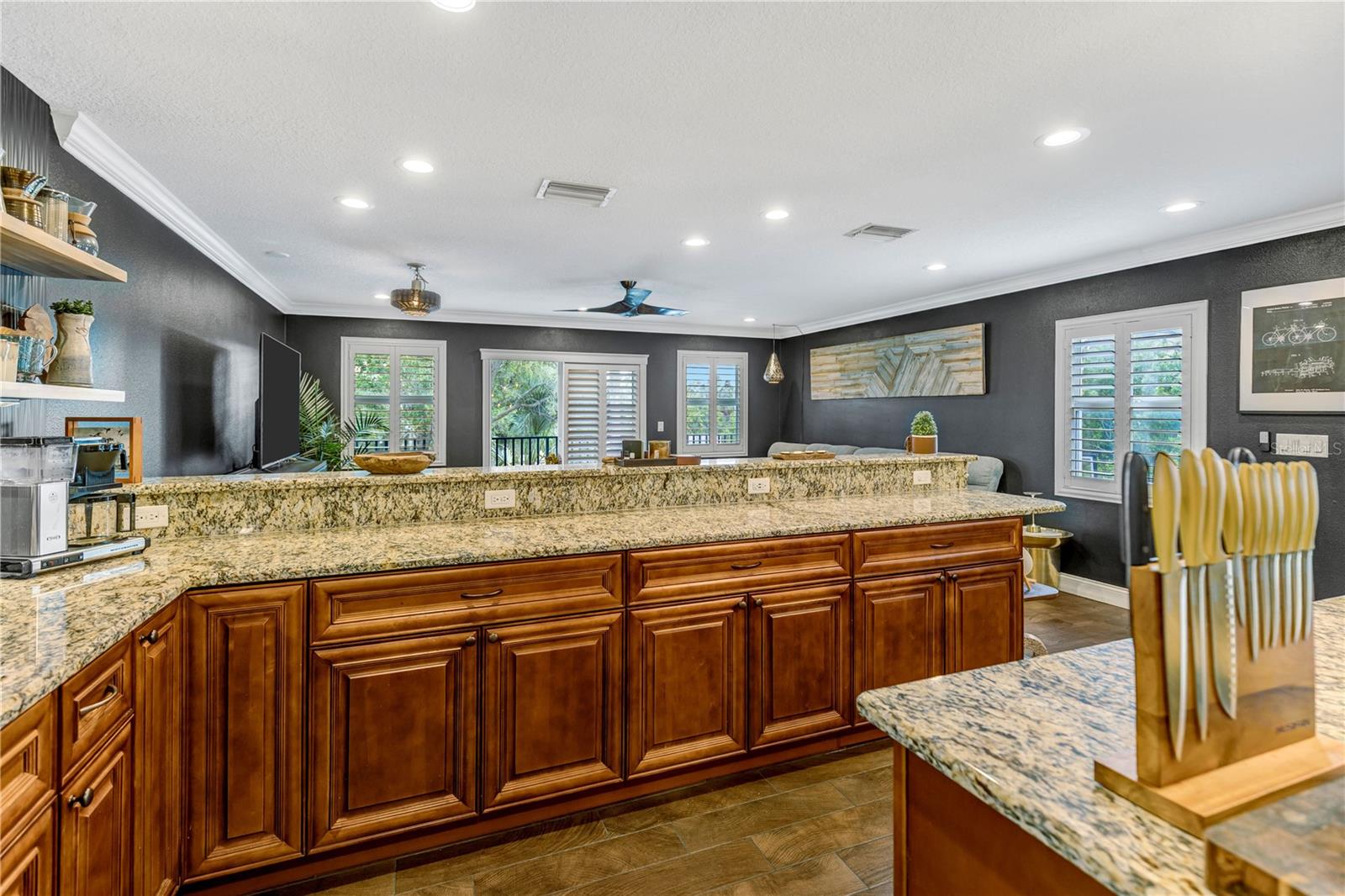 RATTLESNAKE POINTE - Residential