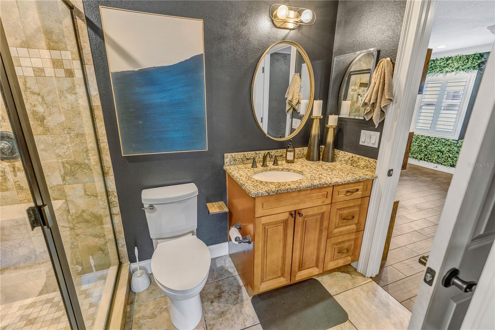 RATTLESNAKE POINTE - Residential
