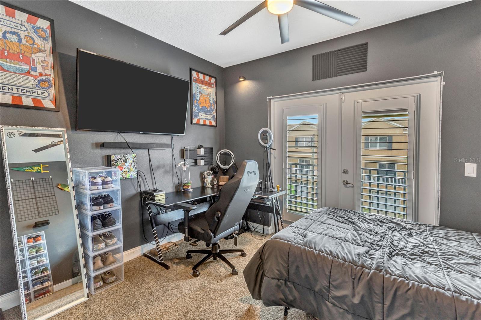 RATTLESNAKE POINTE - Residential