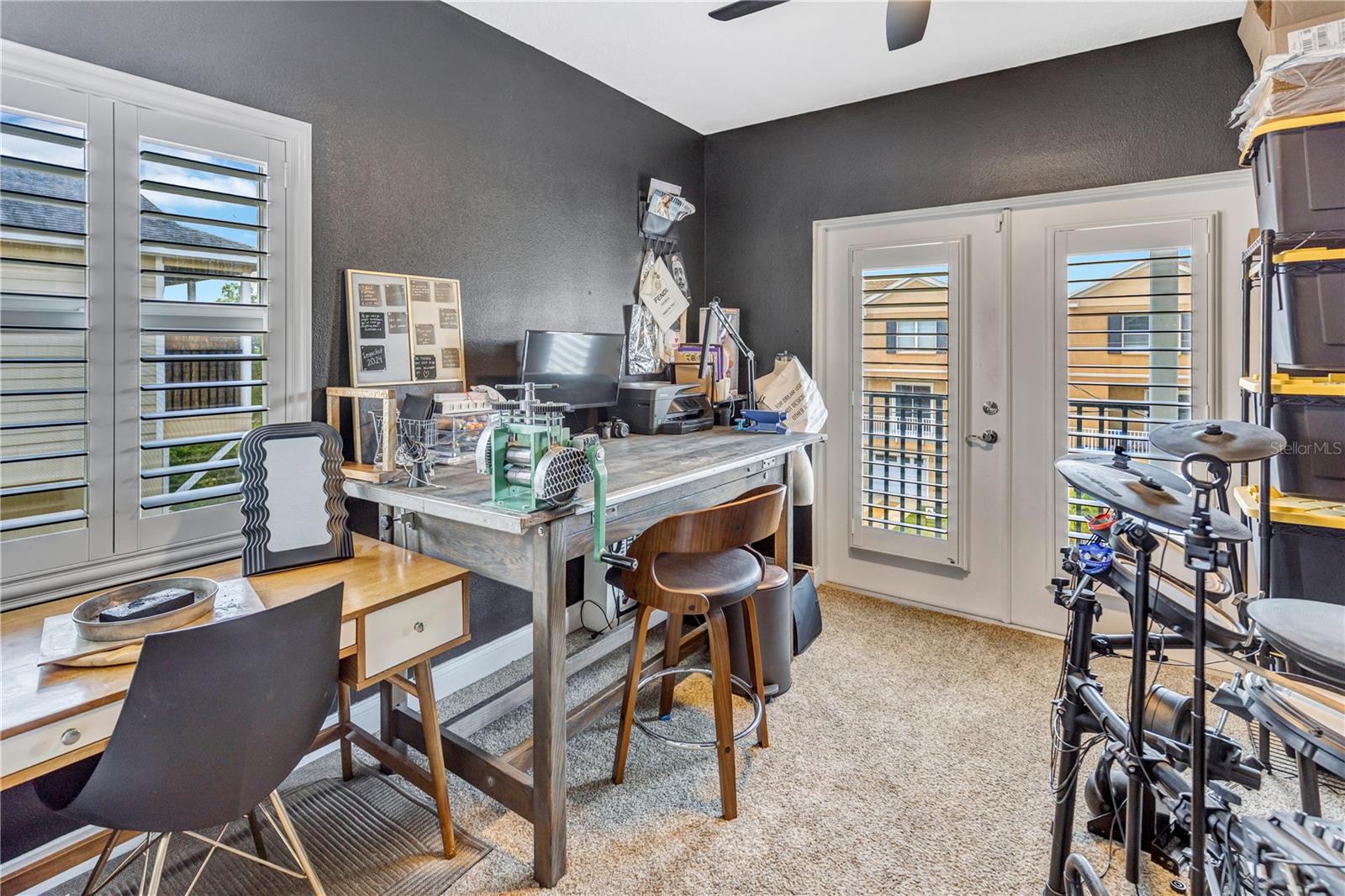 RATTLESNAKE POINTE - Residential