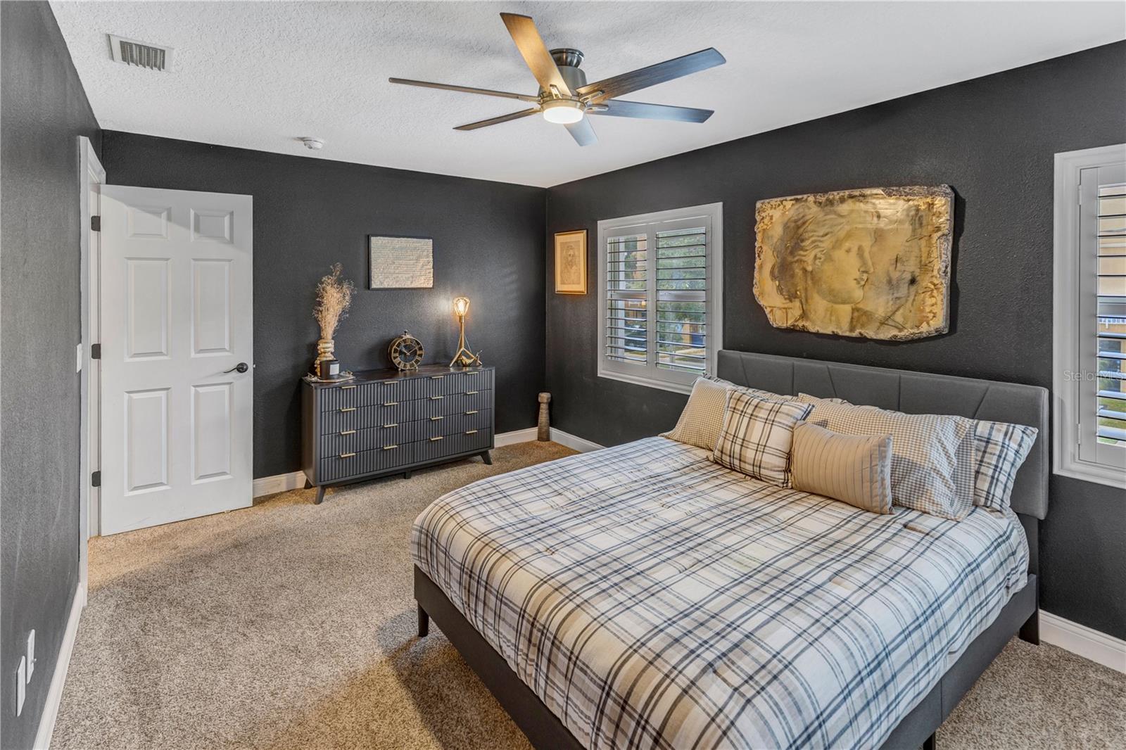 RATTLESNAKE POINTE - Residential