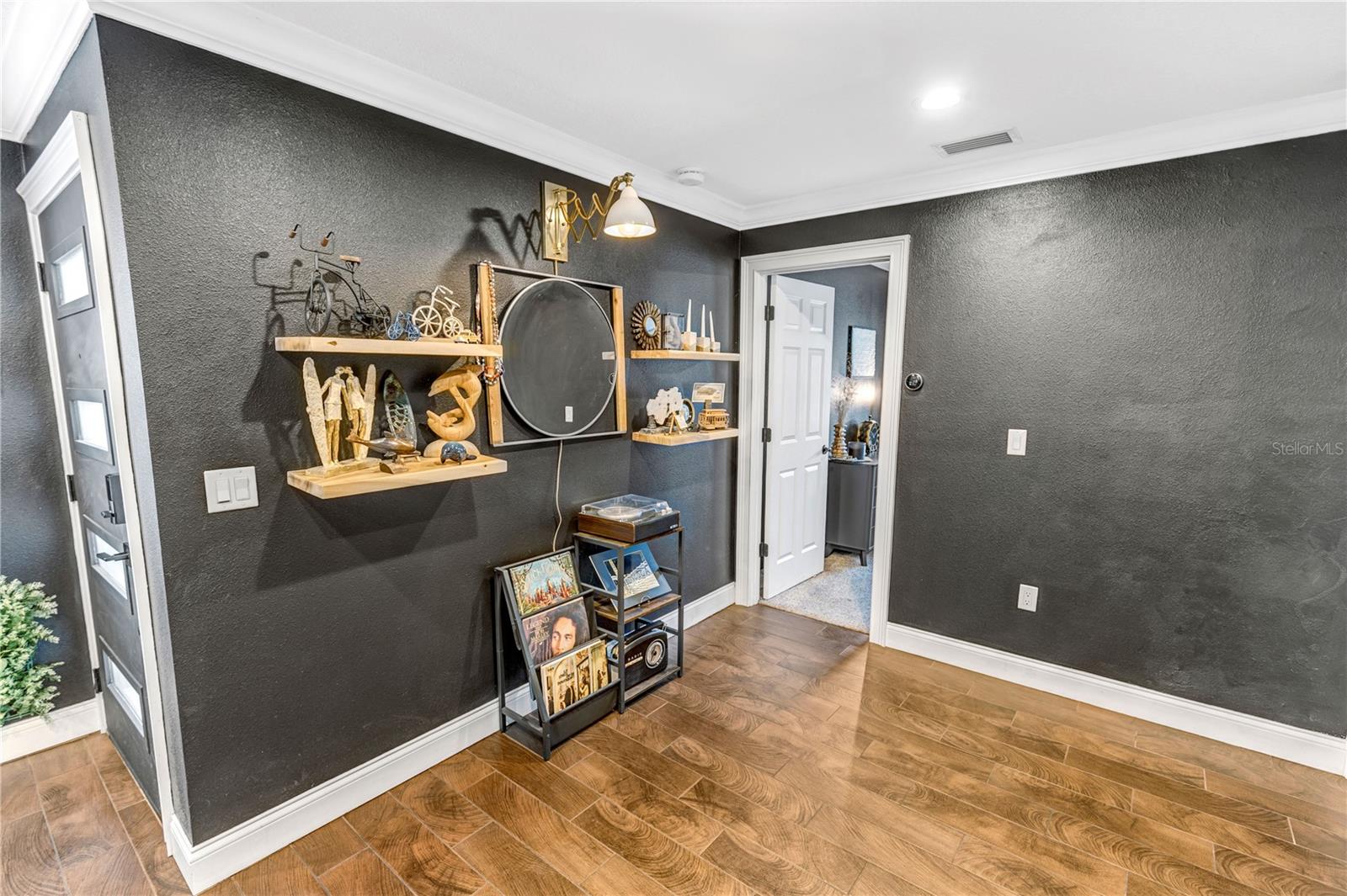 RATTLESNAKE POINTE - Residential