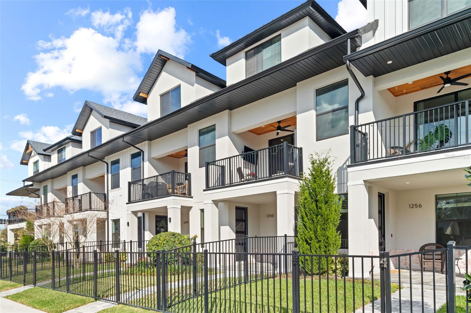 URBAN GREEN 12 - Residential