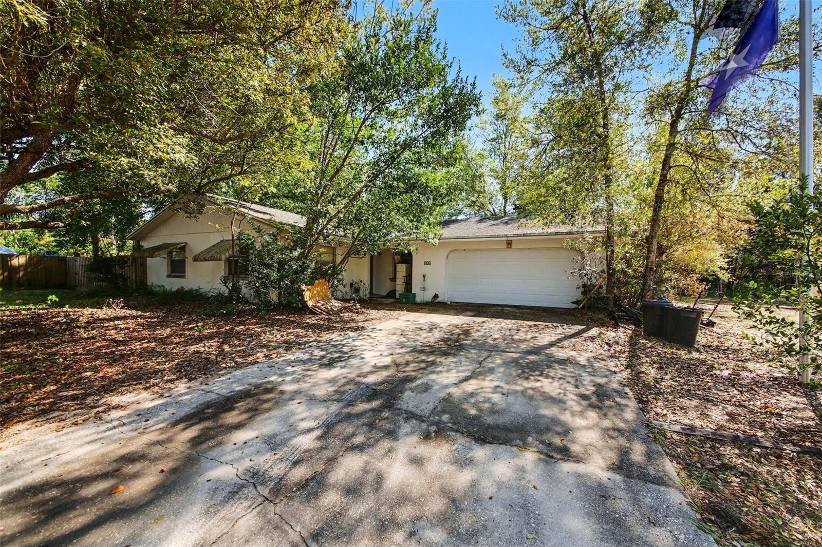 LAKE KATHRYN WOODS 1ST ADD - Residential