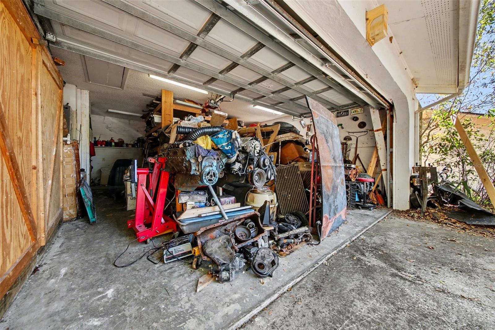 LAKE KATHRYN WOODS 1ST ADD - Residential