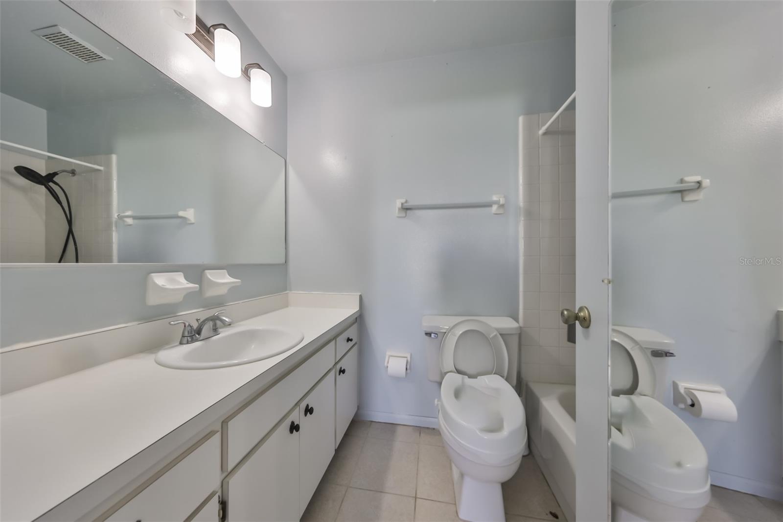 DORCHESTER D CONDO REVIS - Residential