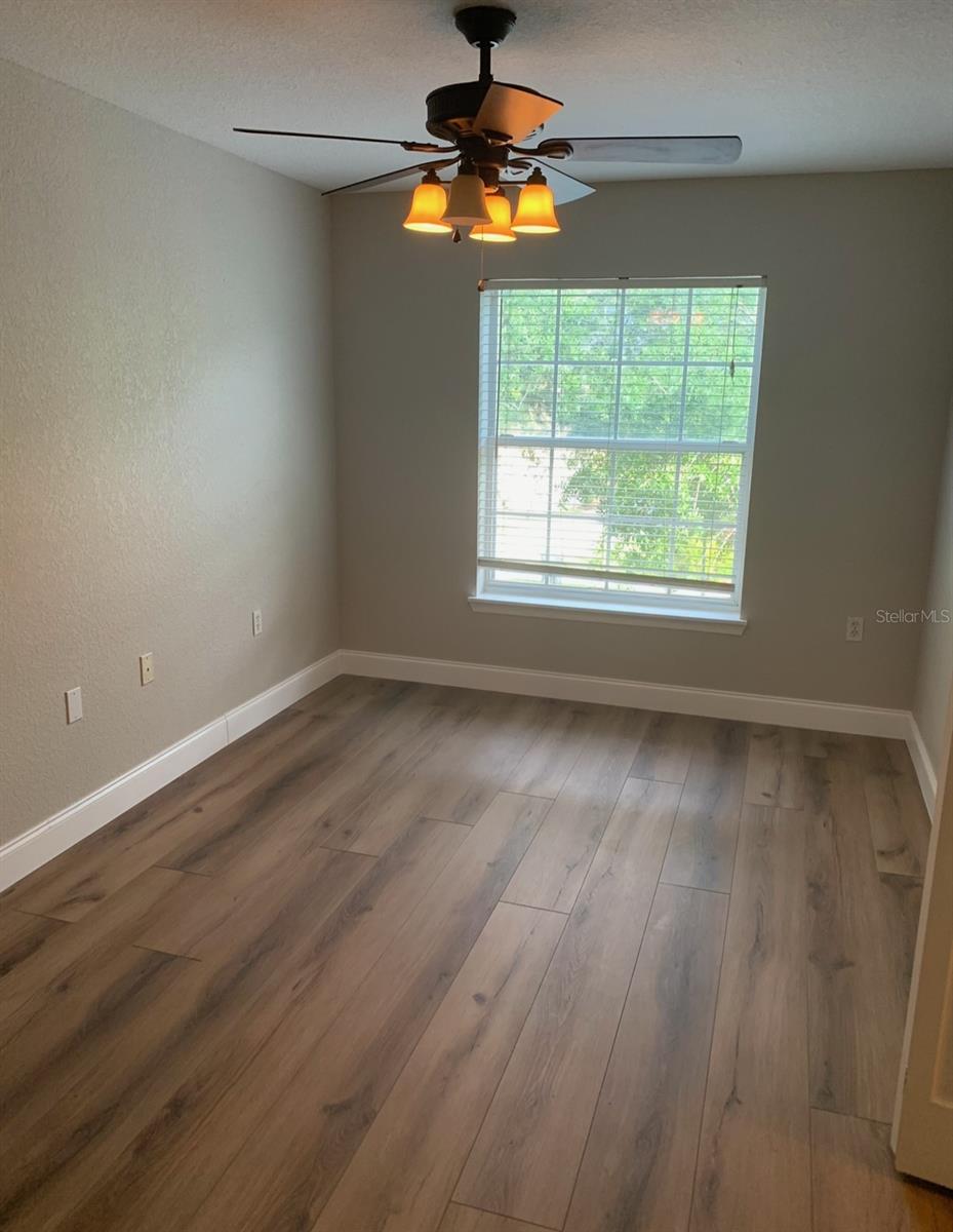 EMERALD POINTE TWNHMS AT TA - Residential Lease