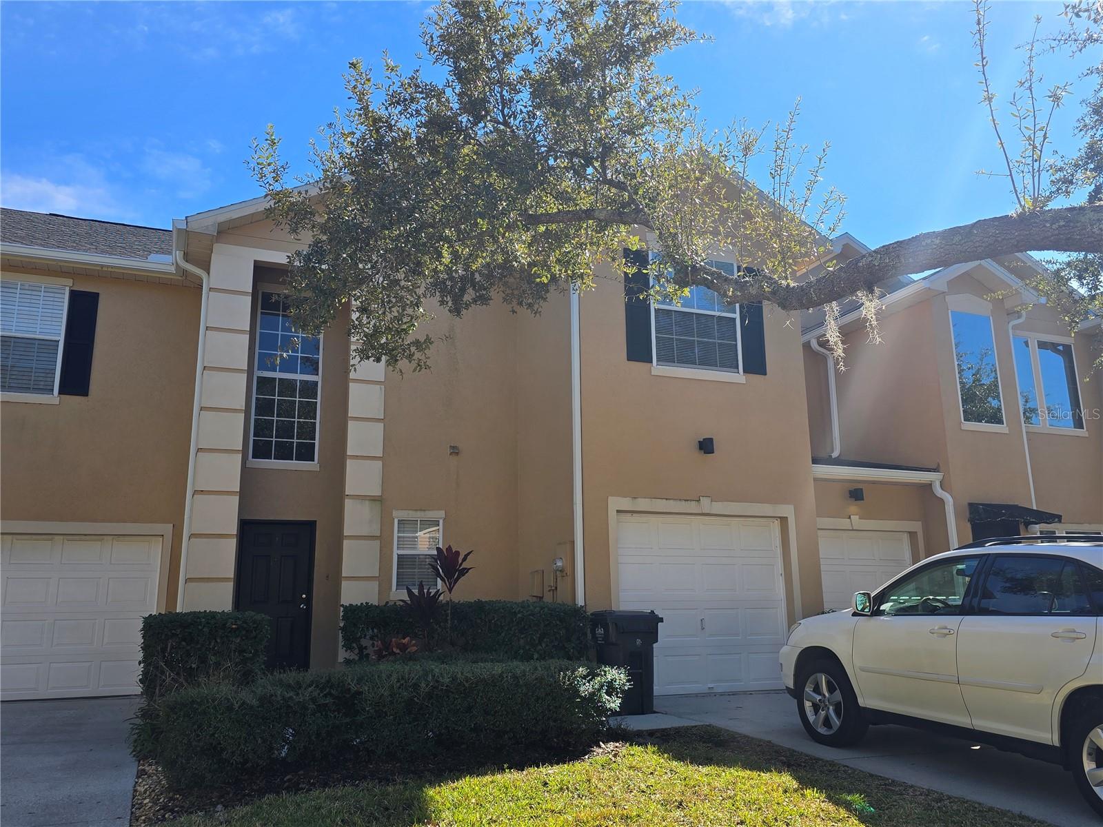 EMERALD POINTE TWNHMS AT TA - Residential Lease