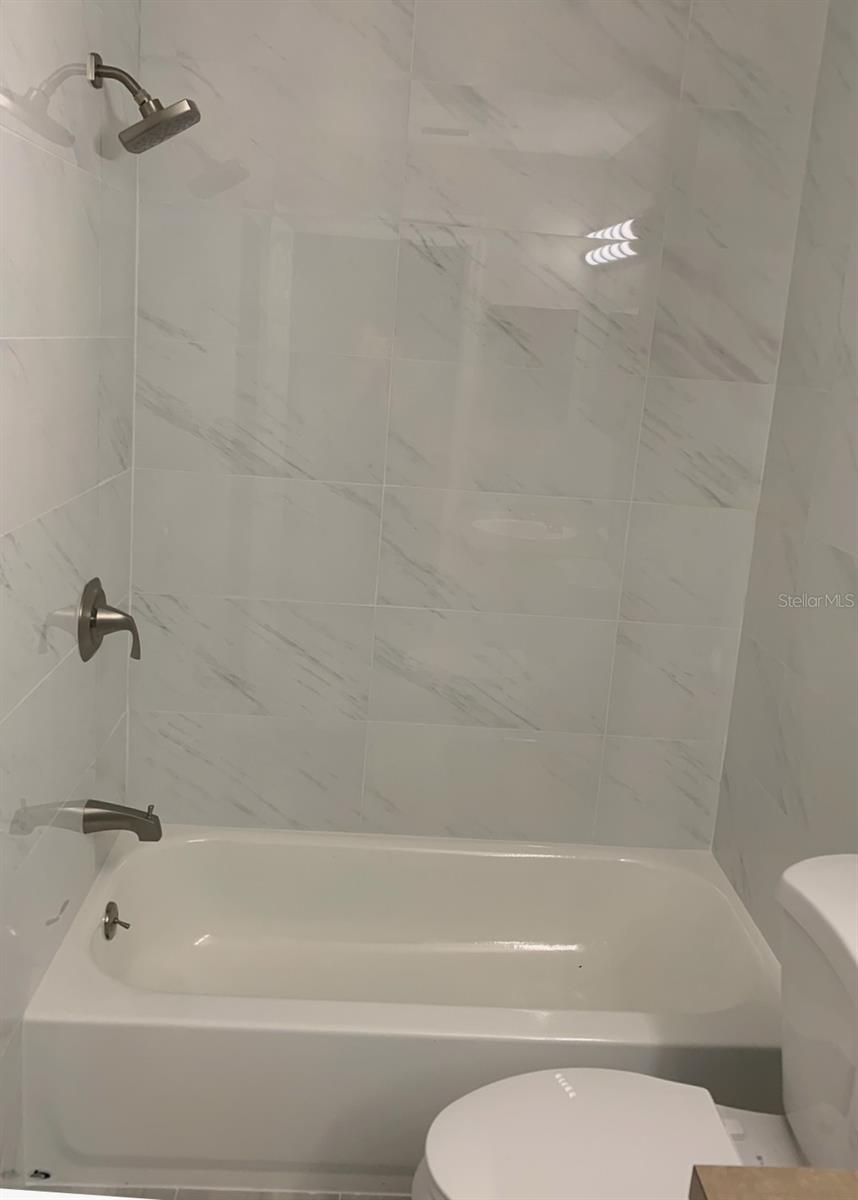 EMERALD POINTE TWNHMS AT TA - Residential Lease