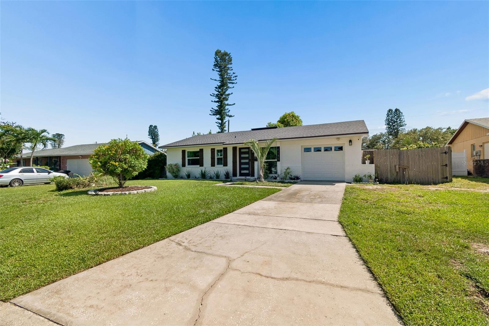 4185 WHITING DRIVE SE